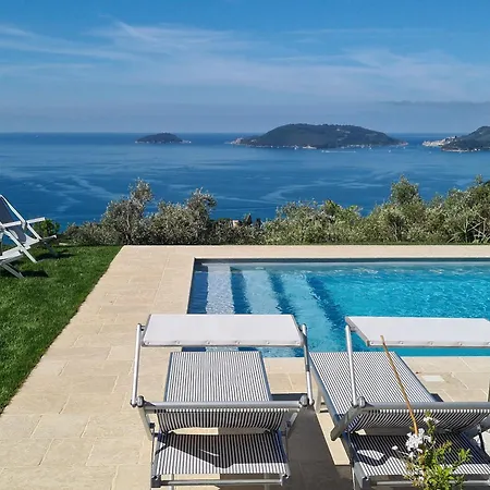 Torretta House, Inside A Private Park, Pool, Tennis, Ac, Parking Next And Parking In Lerici!