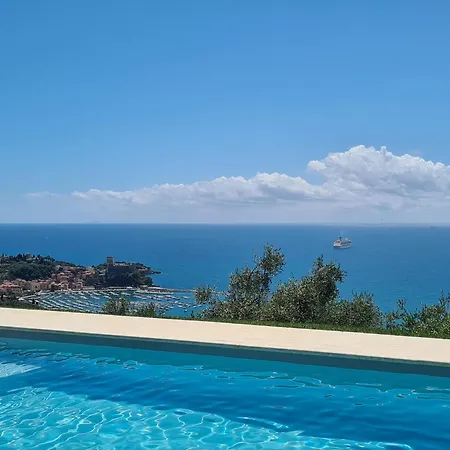 Torretta House, Inside A Private Park, Pool, Tennis, Ac, Parking Next And Parking In Lerici! Holiday home
