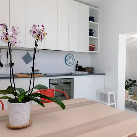 Сasa de vacaciones Torretta House, Inside A Private Park, Pool, Tennis, Ac, Parking Next And Parking In Lerici! Lerici