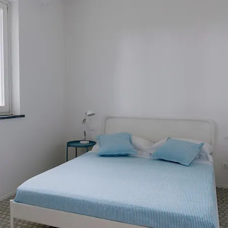 Сasa de vacaciones Torretta House, Inside A Private Park, Pool, Tennis, Ac, Parking Next And Parking In Lerici! Lerici