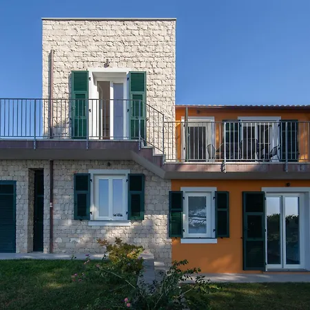 Torretta House, Inside A Private Park, Pool, Tennis, Ac, Parking Next And Parking In Lerici! *