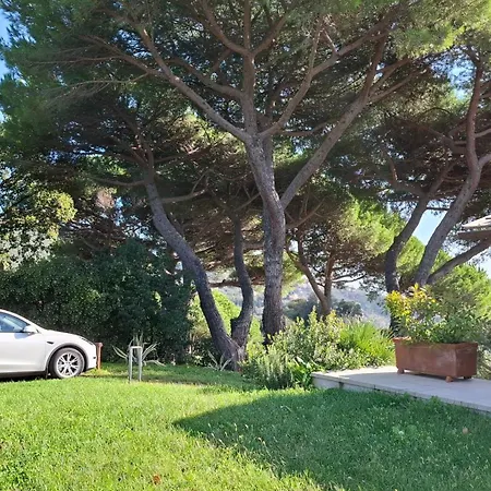 Holiday home Torretta House, Inside A Private Park, Pool, Tennis, Ac, Parking Next And Parking In Lerici!